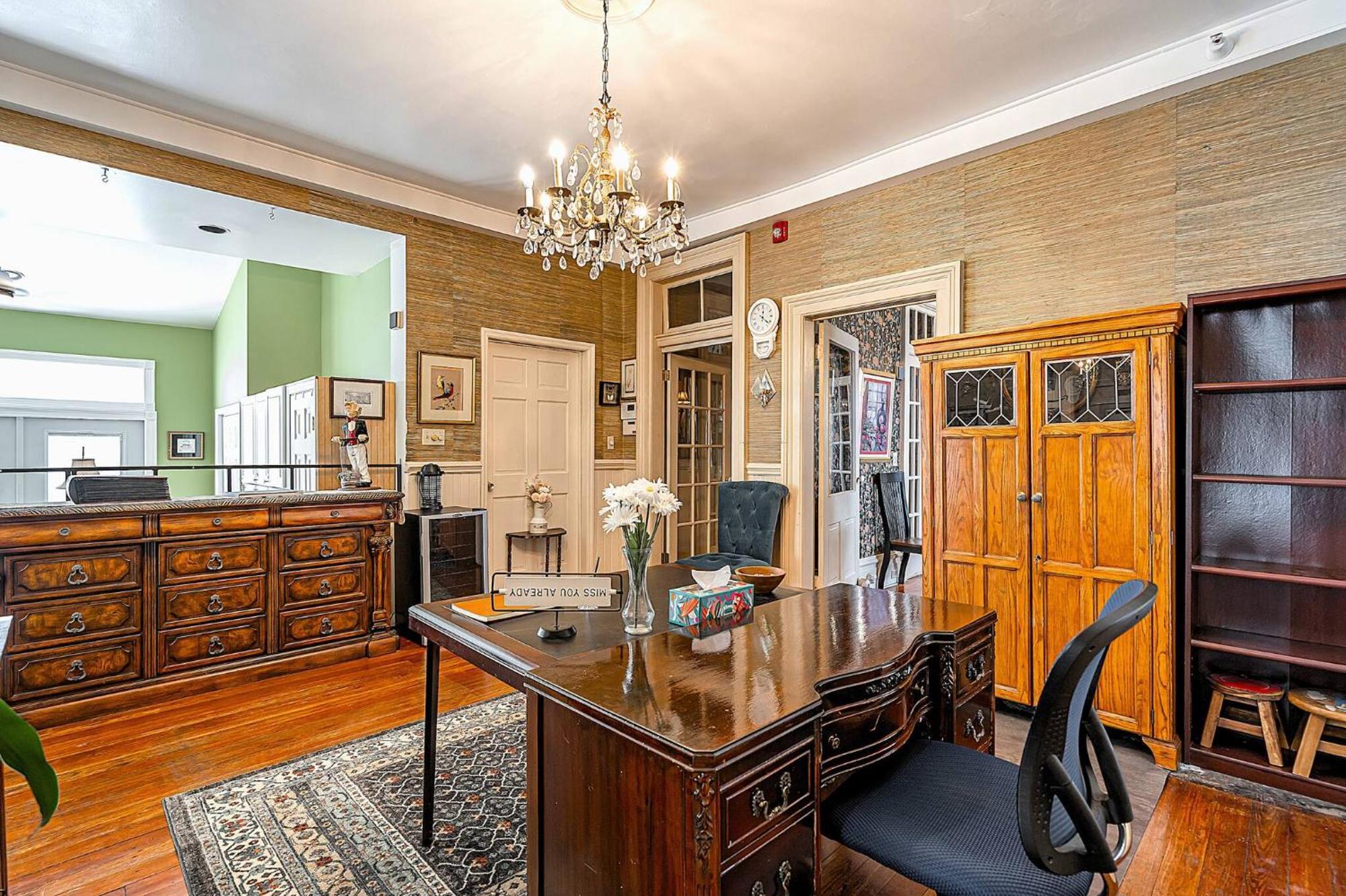 Holiday home Camellia Room_victorian_with Private Bathroom *