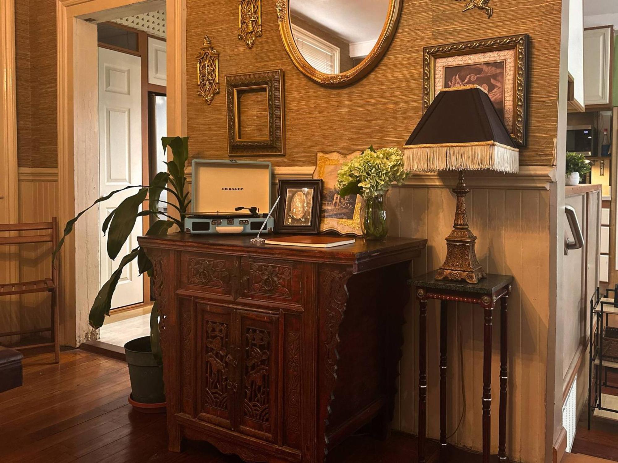 Camellia Room_victorian_with Private Bathroom Holiday home
