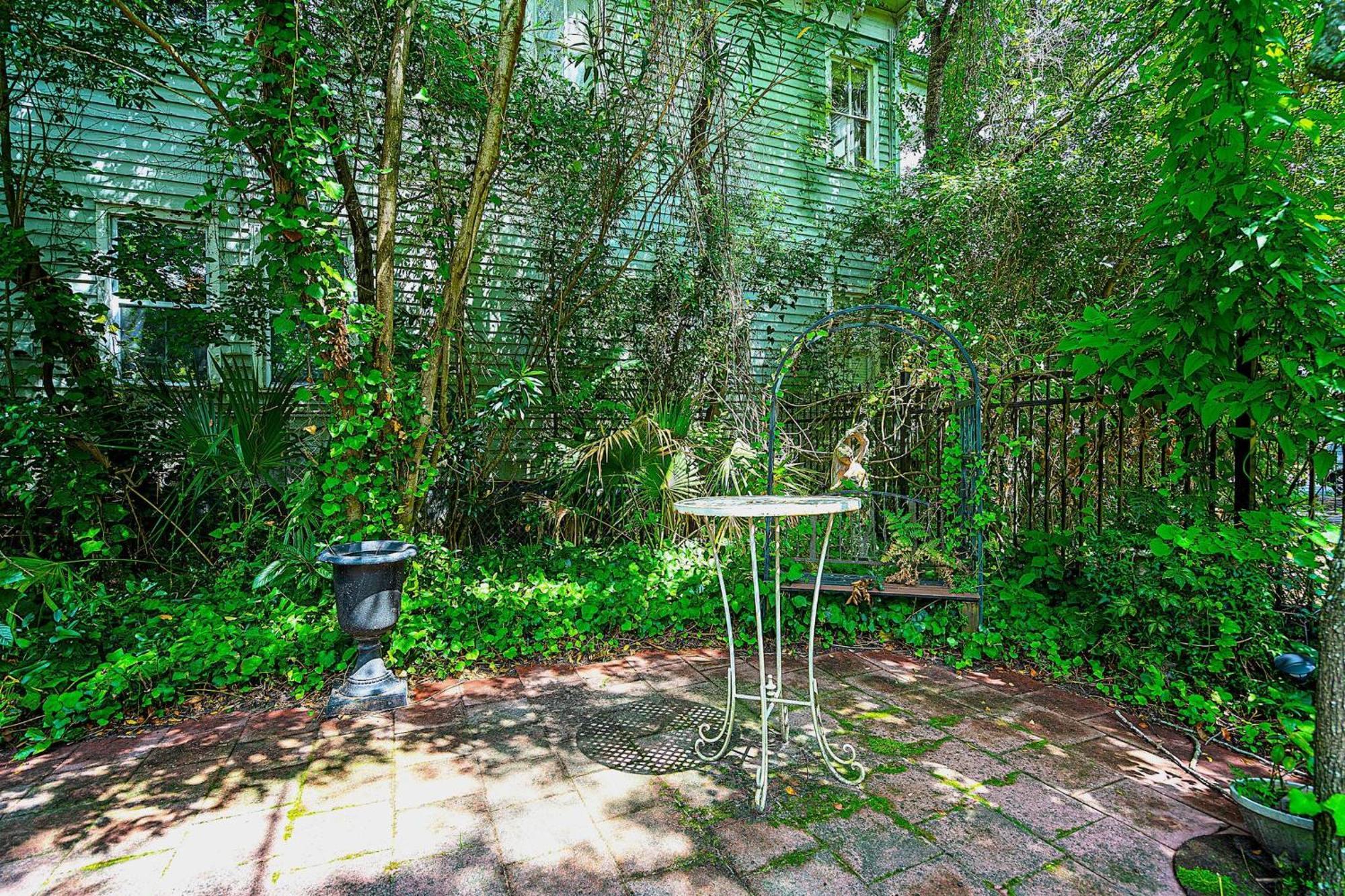 Holiday home Camellia Room_victorian_with Private Bathroom *