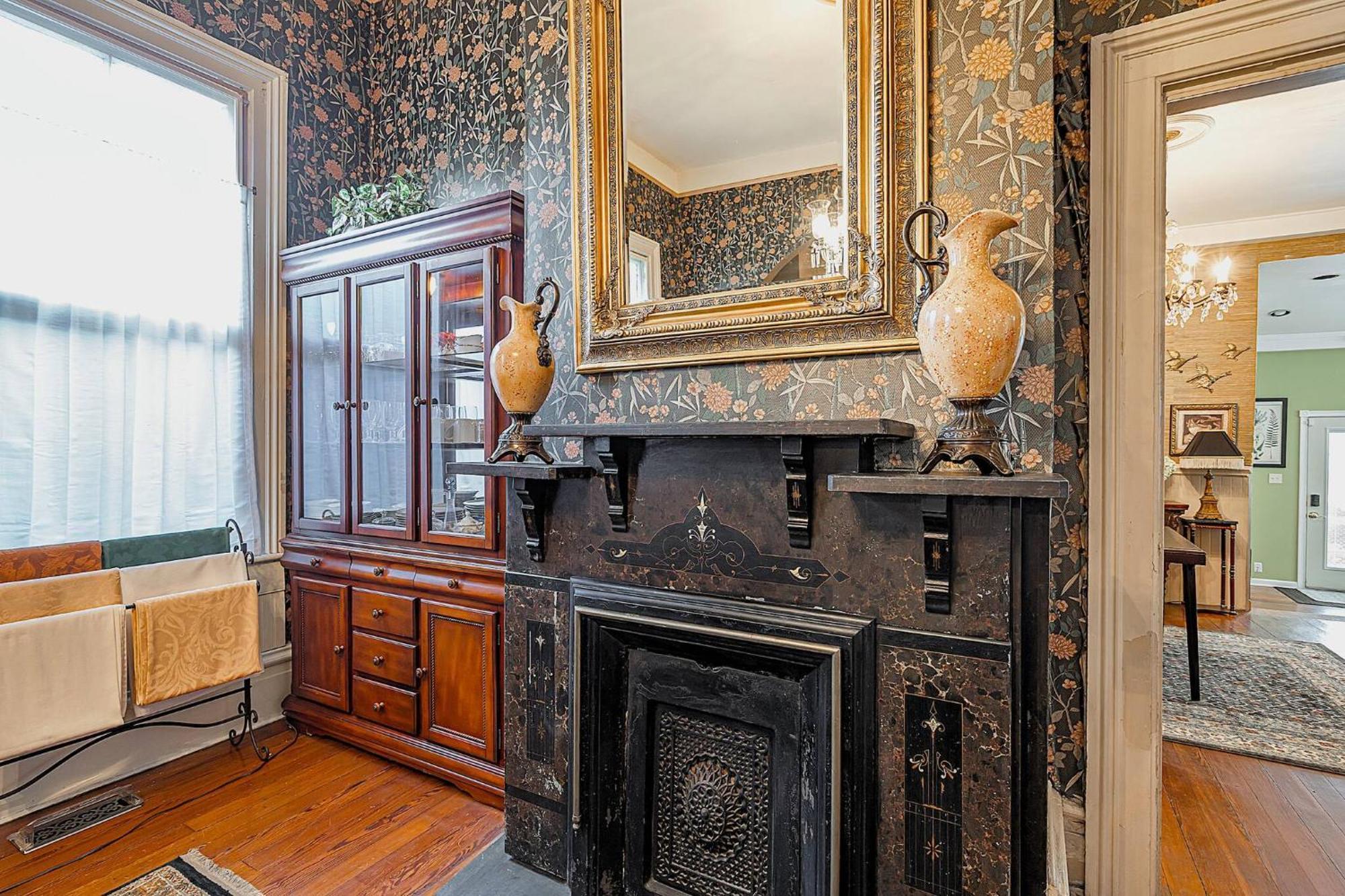 Camellia Room_victorian_with Private Bathroom Savannah